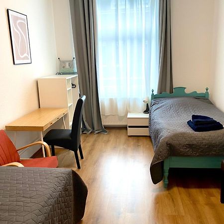 2 Rooms, Free Parking, 25 Min To Duesseldorf, 150 Mbps Wlan Duisburg Zewnętrze zdjęcie