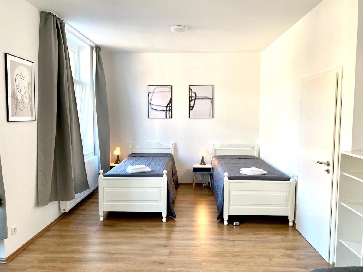 2 Rooms, Free Parking, 25 Min To Duesseldorf, 150 Mbps Wlan Duisburg Zewnętrze zdjęcie