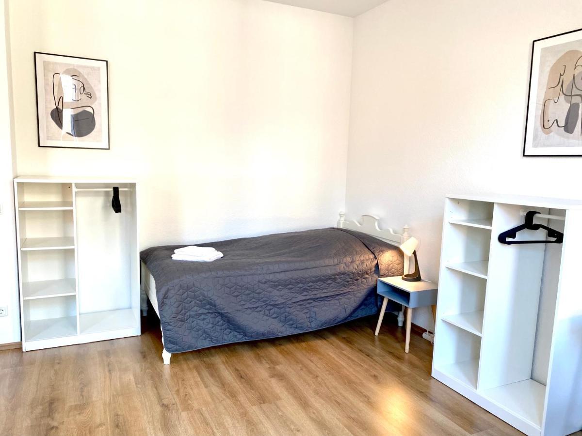 2 Rooms, Free Parking, 25 Min To Duesseldorf, 150 Mbps Wlan Duisburg Zewnętrze zdjęcie