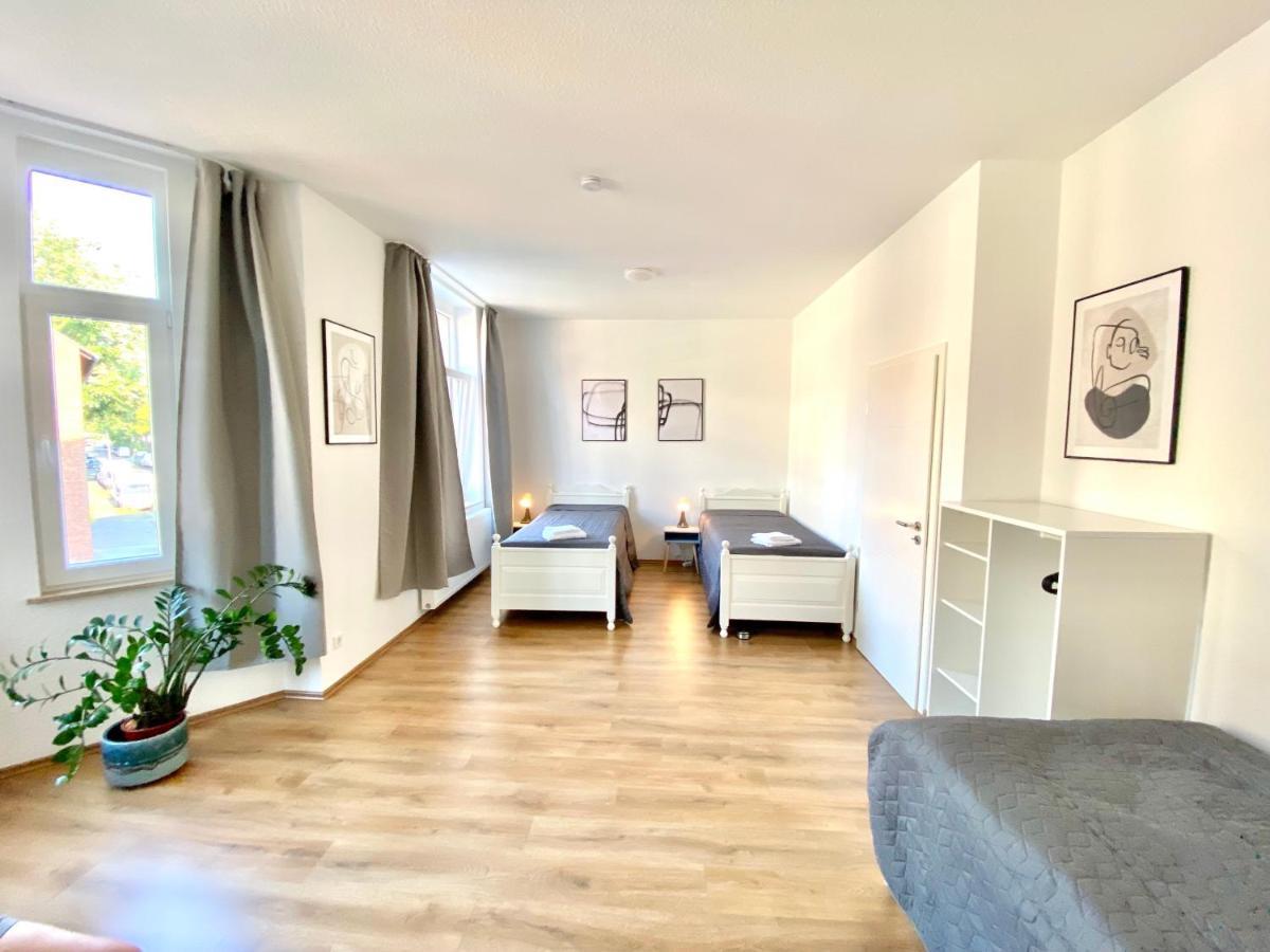 2 Rooms, Free Parking, 25 Min To Duesseldorf, 150 Mbps Wlan Duisburg Zewnętrze zdjęcie
