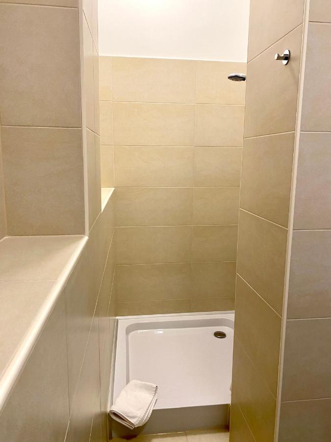 2 Rooms, Free Parking, 25 Min To Duesseldorf, 150 Mbps Wlan Duisburg Zewnętrze zdjęcie