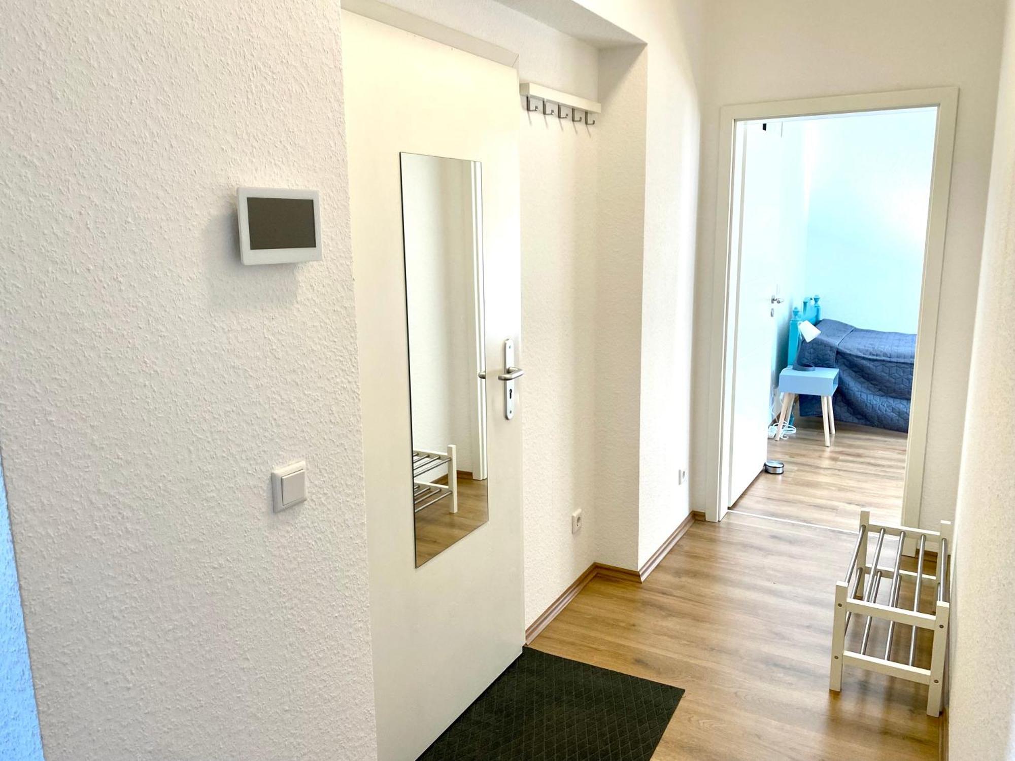 2 Rooms, Free Parking, 25 Min To Duesseldorf, 150 Mbps Wlan Duisburg Zewnętrze zdjęcie