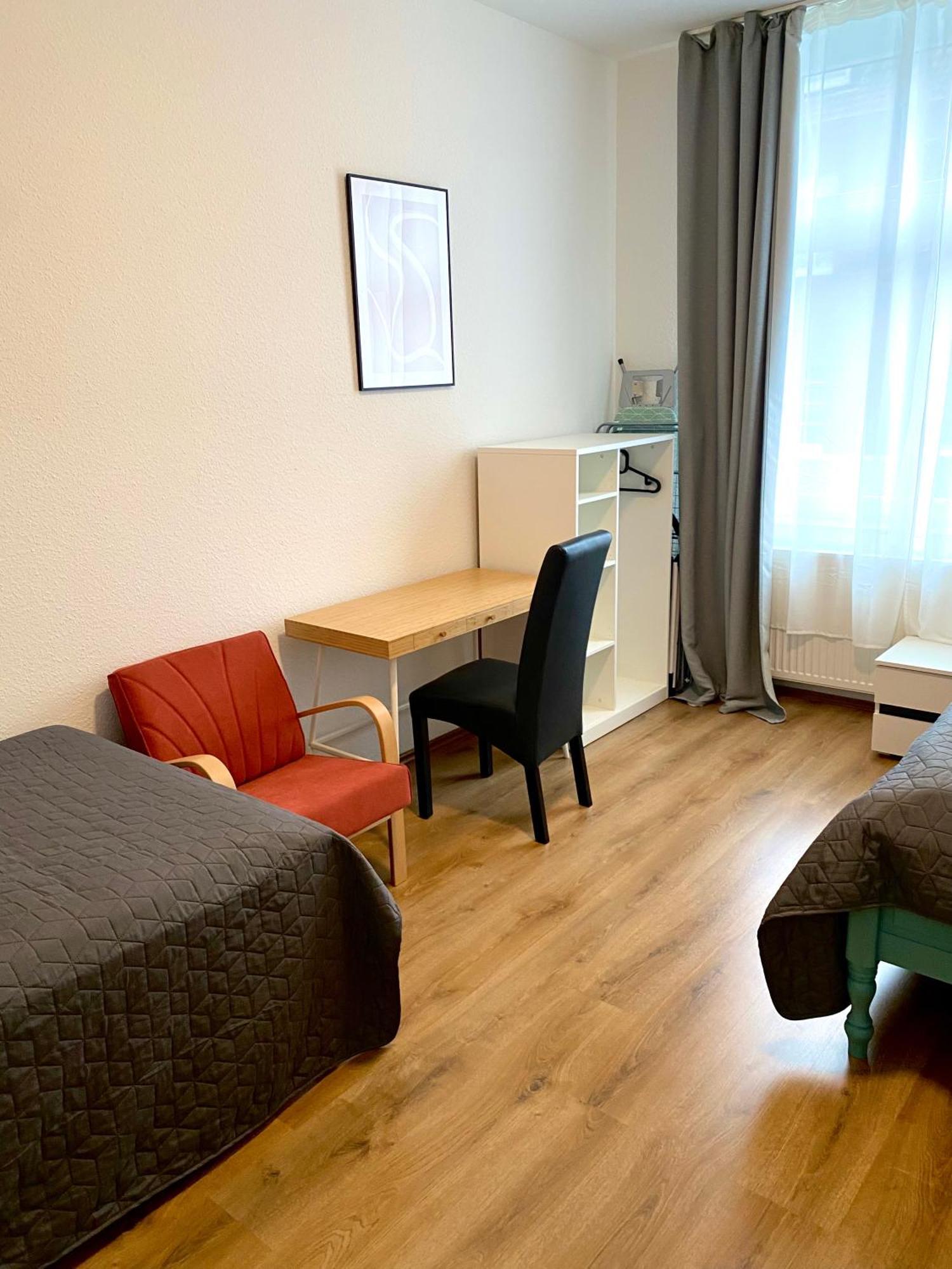2 Rooms, Free Parking, 25 Min To Duesseldorf, 150 Mbps Wlan Duisburg Zewnętrze zdjęcie
